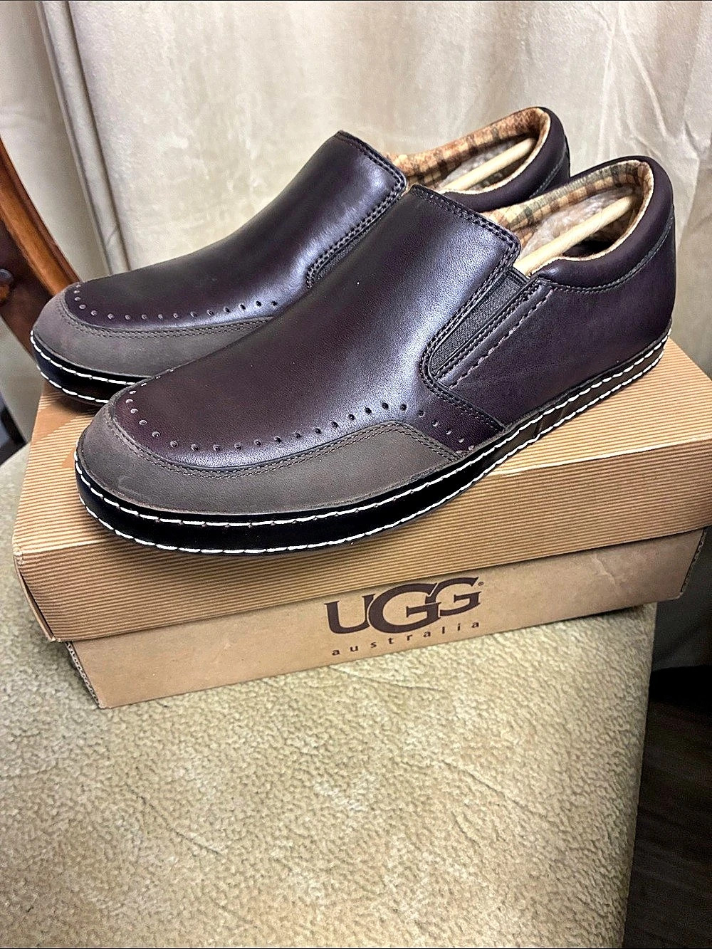UGG Ultra-Essex Genuine Leather Loafers Brown US 8.5 Mens
